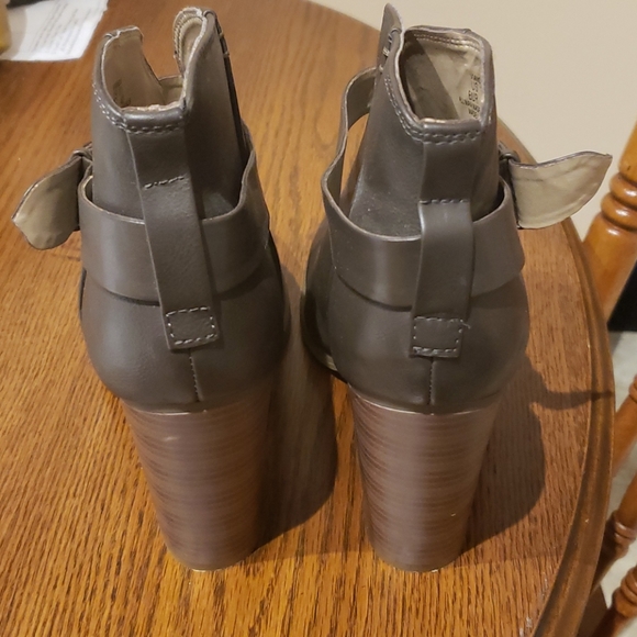 Size 10 Just Fab ankle boots - Picture 4 of 4